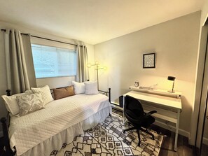 2 bedrooms, desk, iron/ironing board, free WiFi