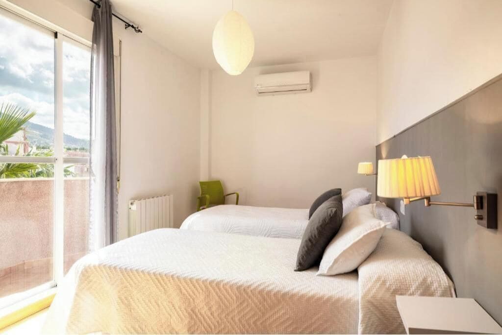 3 chambres, fer et planche à repasser, Wi-Fi, draps fournis