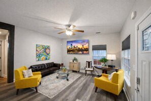 Smart TV - Nashville Escape - Sleeps 8 - Minutes to Broadway (Nashville)