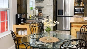 Coffee/tea maker, fridge, microwave, oven