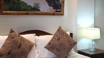 Chambre Deluxe double, balcon, vue sur la montagne | Coffre-fort, bureau, rideaux d’obscurcissement, système d’insonorisation