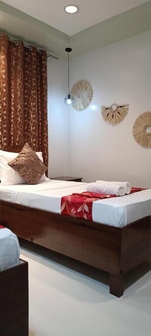Classic Double or Twin Room | In-room safe, desk, blackout drapes, soundproofing - Layanglayang Home (El Nido)