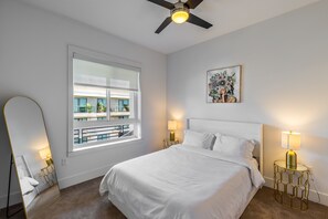 Room - Hollywood Dream 1BR • Pool • Gym • Parking (West Hollywood)