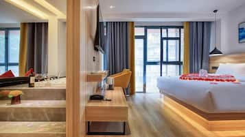 Superior Suite, Mountain View | Blackout drapes, soundproofing, free WiFi