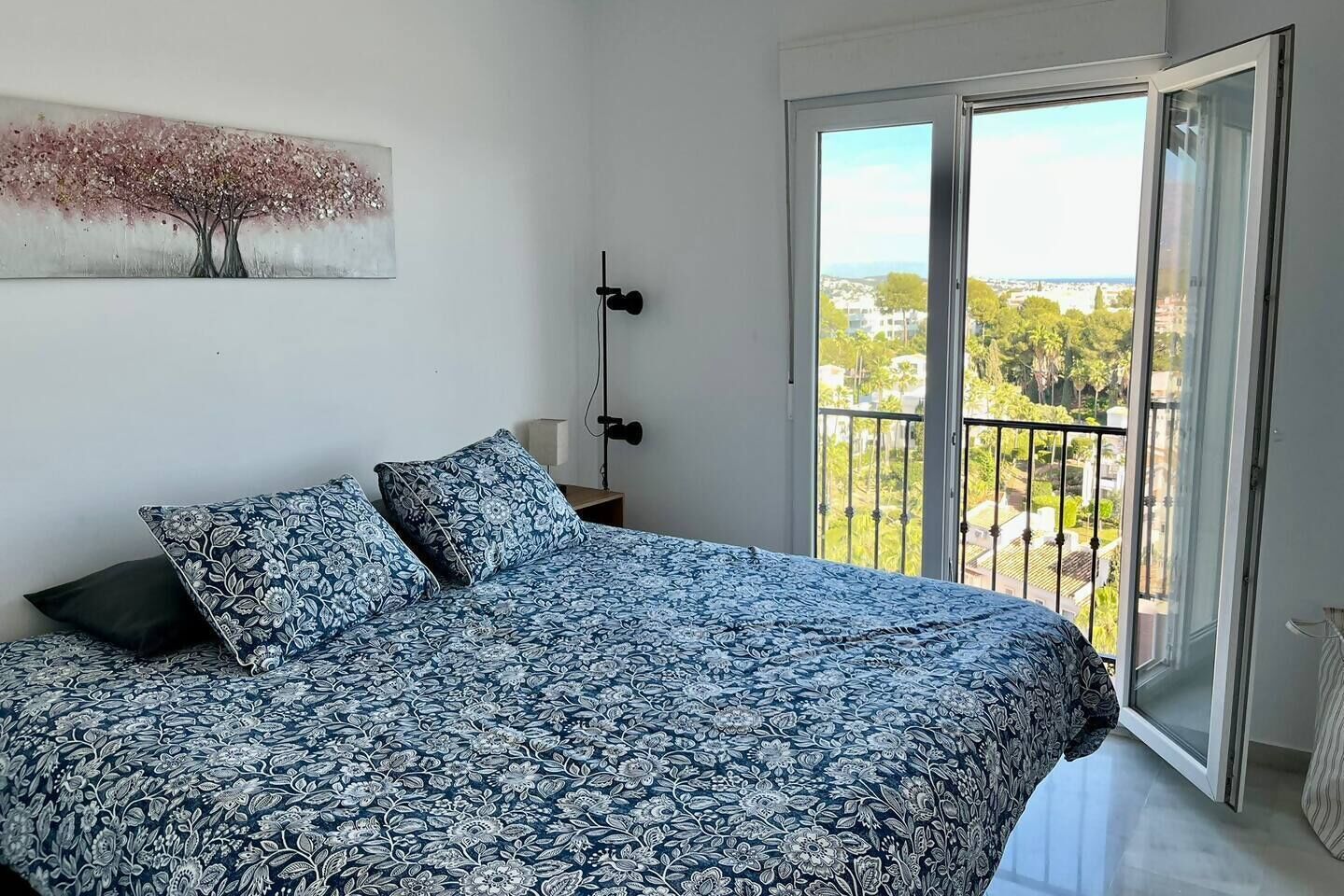 2 bedrooms, iron/ironing board, travel cot, WiFi