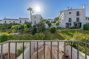 Property grounds - House in Marbella 15 mins from Puerto Banús (Marbella)