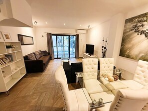 Living area - Entire home 1 min to the beach and across the pool (Mijas)