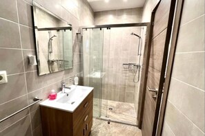 Towels - Entire home 1 min to the beach and across the pool (Mijas)