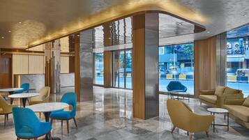 Family Condo | Lobby