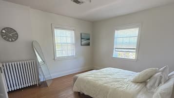 3 bedrooms, internet, bed sheets
