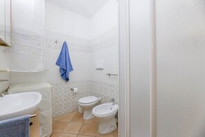 Shower, hair dryer - Bilocale Vincent - Goelba (Campo nell'Elba)