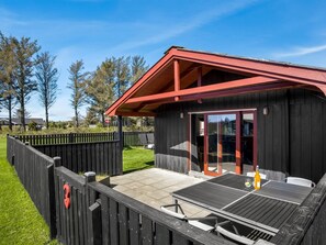Outdoor dining - "Kiana" - 800m from the sea by Interhome (Hjørring)