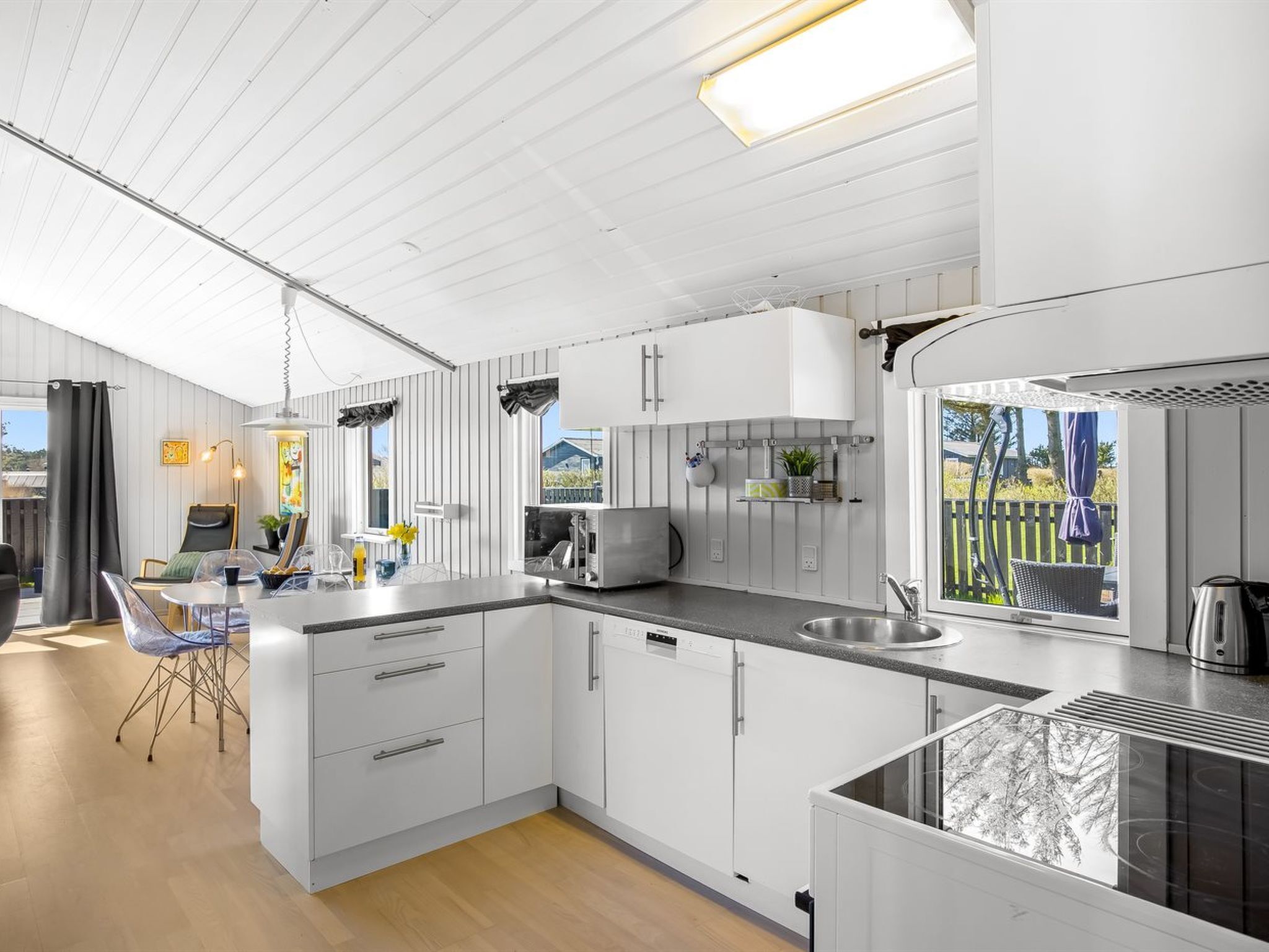 Fridge, microwave, dishwasher, cookware/dishes/utensils