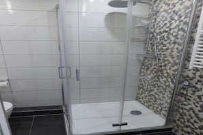 Hair dryer, towels, soap, toilet paper - Villa Augusta at the Kurpark (Bad Salzuflen)