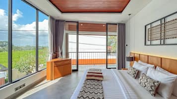 In-room safe, iron/ironing board, free WiFi