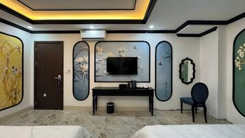 Luxury Quadruple Room | Bathroom | Shower, hair dryer, slippers, towels