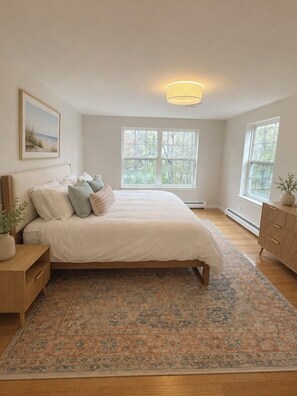 5 bedrooms, desk, iron/ironing board, travel cot - Golden Slumbers, your coastal retreat in Goose Rocks Beach, Kennebunkport (Kennebunkport)
