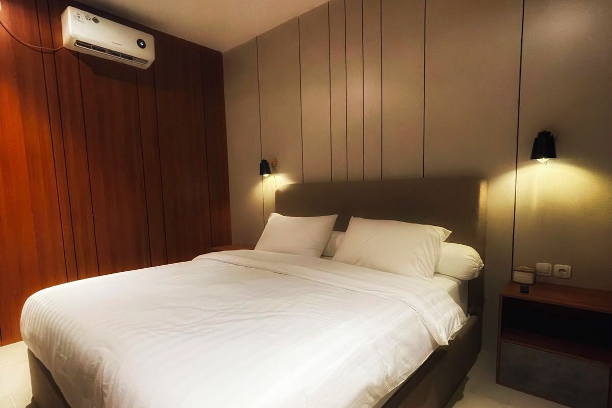 Family Studio Suite, Courtyard View | Iron/ironing board, free WiFi