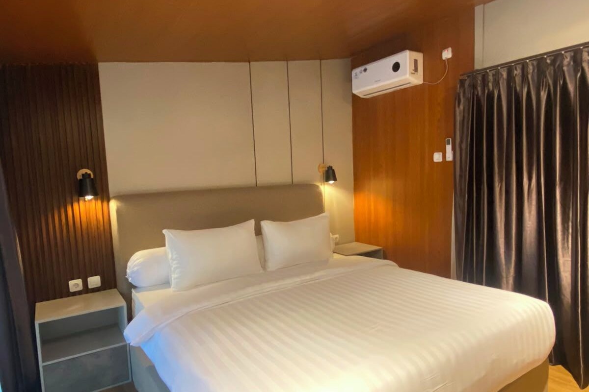 Family Studio Suite, Courtyard View | Iron/ironing board, free WiFi