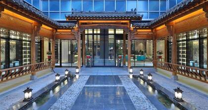 Dingshiju Crystal Hotel (Hongqiao Railway Station National Convention and Exhibition Center)