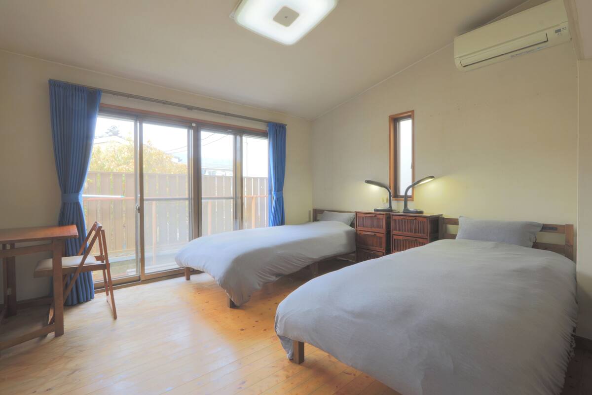 Semi-Private Twin Room