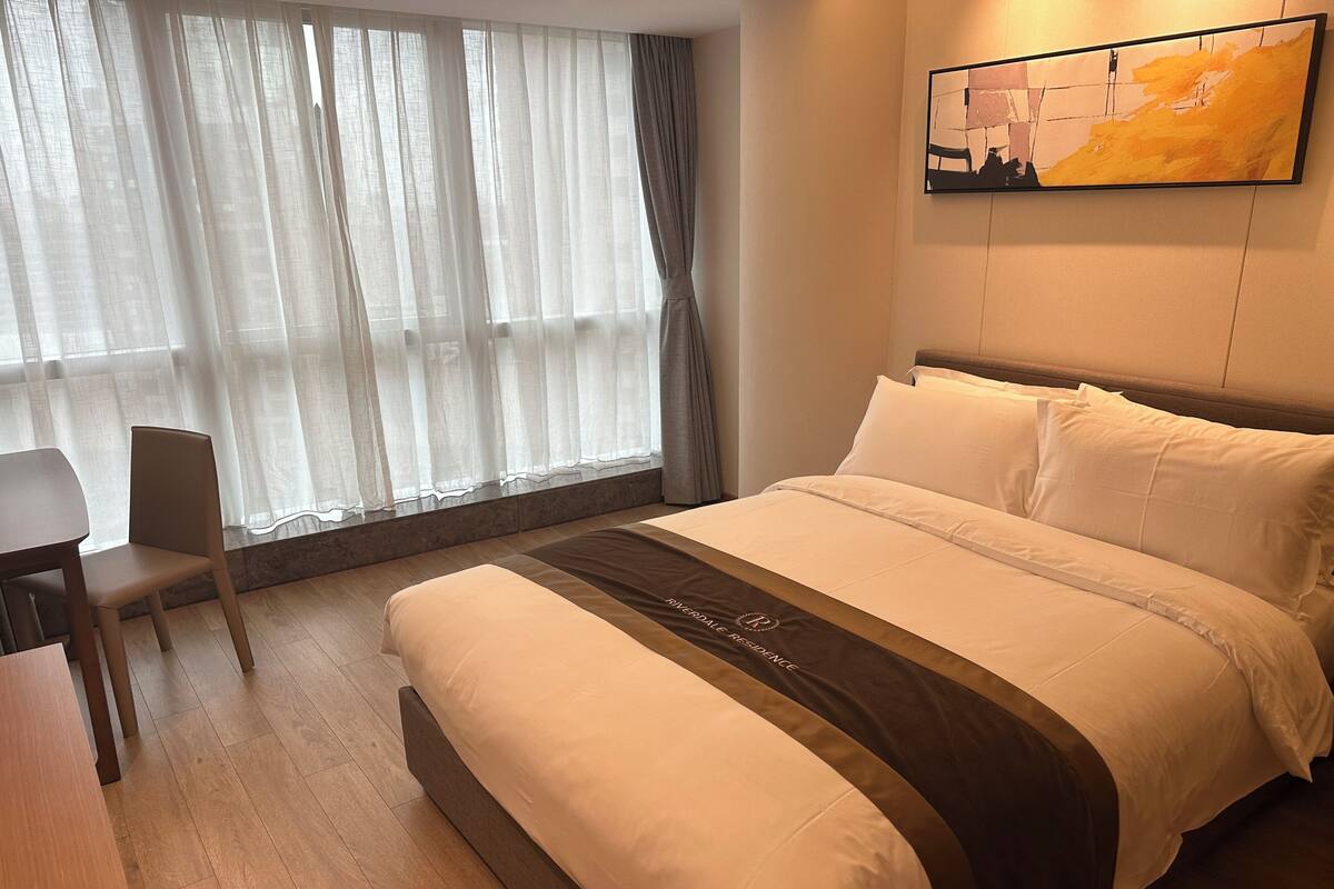 City Suite, City View