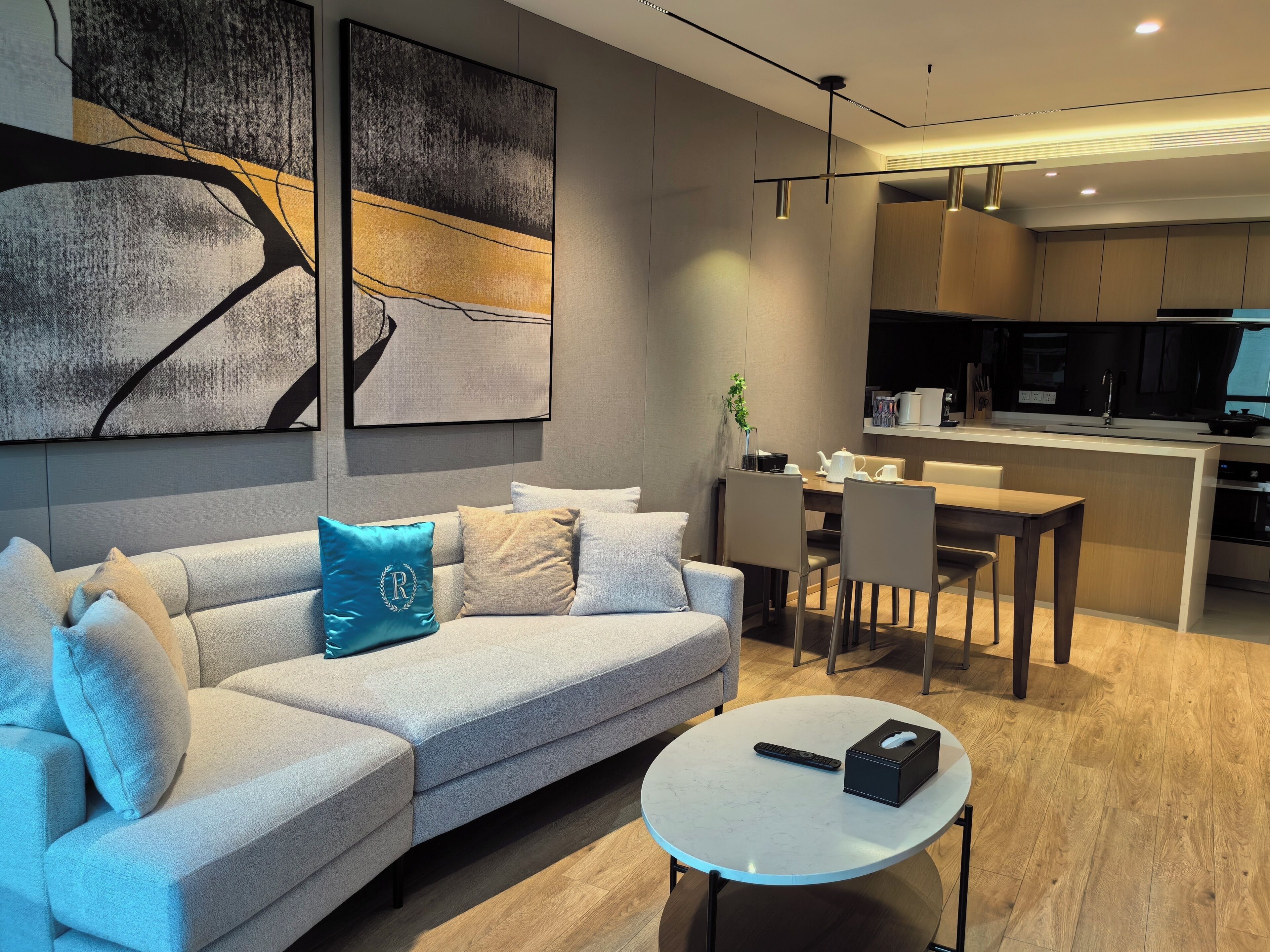 Deluxe Suite, City View | Living area | 80-cm flat-screen TV with digital channels