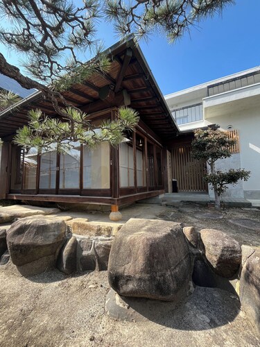 Itsuki] A private house for rent at Miyajima-guchi! Walking distance to the port to cross over to the World Heritage Site Miyajima. Max. 16 persons