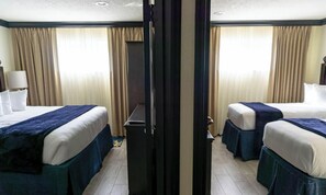 Room - Family-Friendly 2-Bedroom Suites Just Steps from the Ocean & Water Park Access (Cocoa Beach)