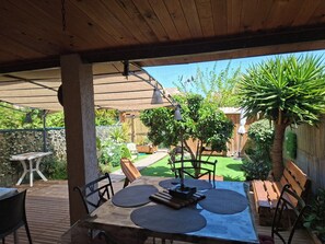Outdoor dining - Vrbo Property (CERVIONE)