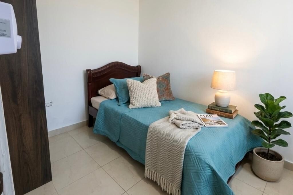 2 dormitorios, tabla de planchar con plancha, wifi gratis y ropa de cama