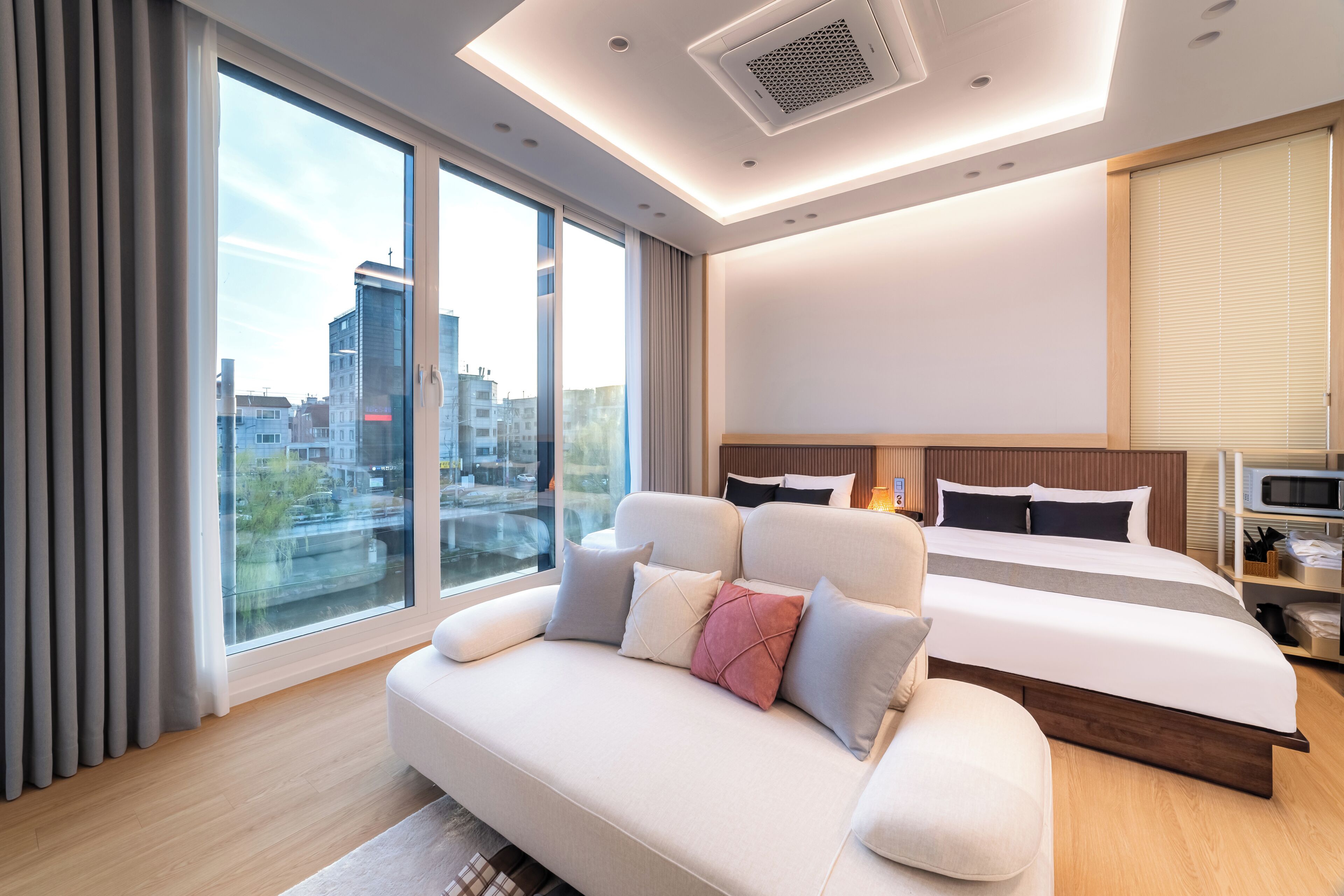 Family Suite | Desk, free WiFi