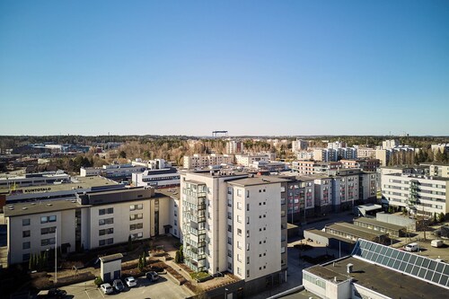 Bright 1BR Apt with Sauna & Balcony
