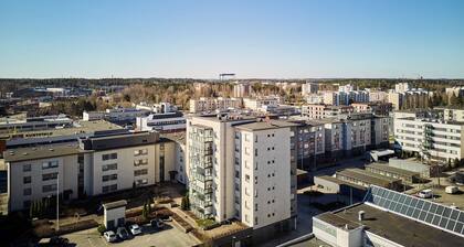 Bright 1BR Apt with Sauna & Balcony