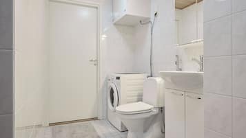 Standard Apartment, Courtyard View | Bathroom | Shower, hair dryer, towels, soap