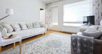 Bright 1BR Apt with Sauna & Balcony