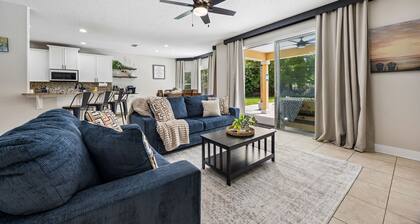 Spacious 5-bedroom house in Fernandina Beach w pool, hot tub and close to beach