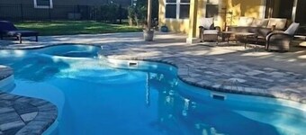 Spacious 5-bedroom house in amazing Fernandina Beach with AC and pool