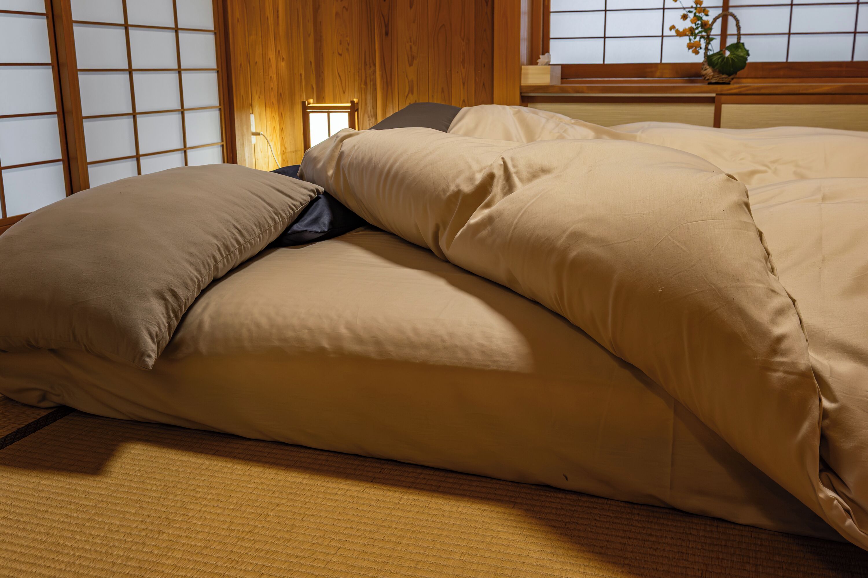 Aoki-daira Little Retreat [At The Foot Of Mt. Fuji]a Single-story Home Featuring Amber-colored Cedar And Handcrafted Details / Amber Cedar Retreat Near Mt. Fuji - Shizuoka