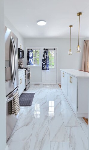 The Coffeehouse | King Bed·Gym·Music·Full Kitchen!