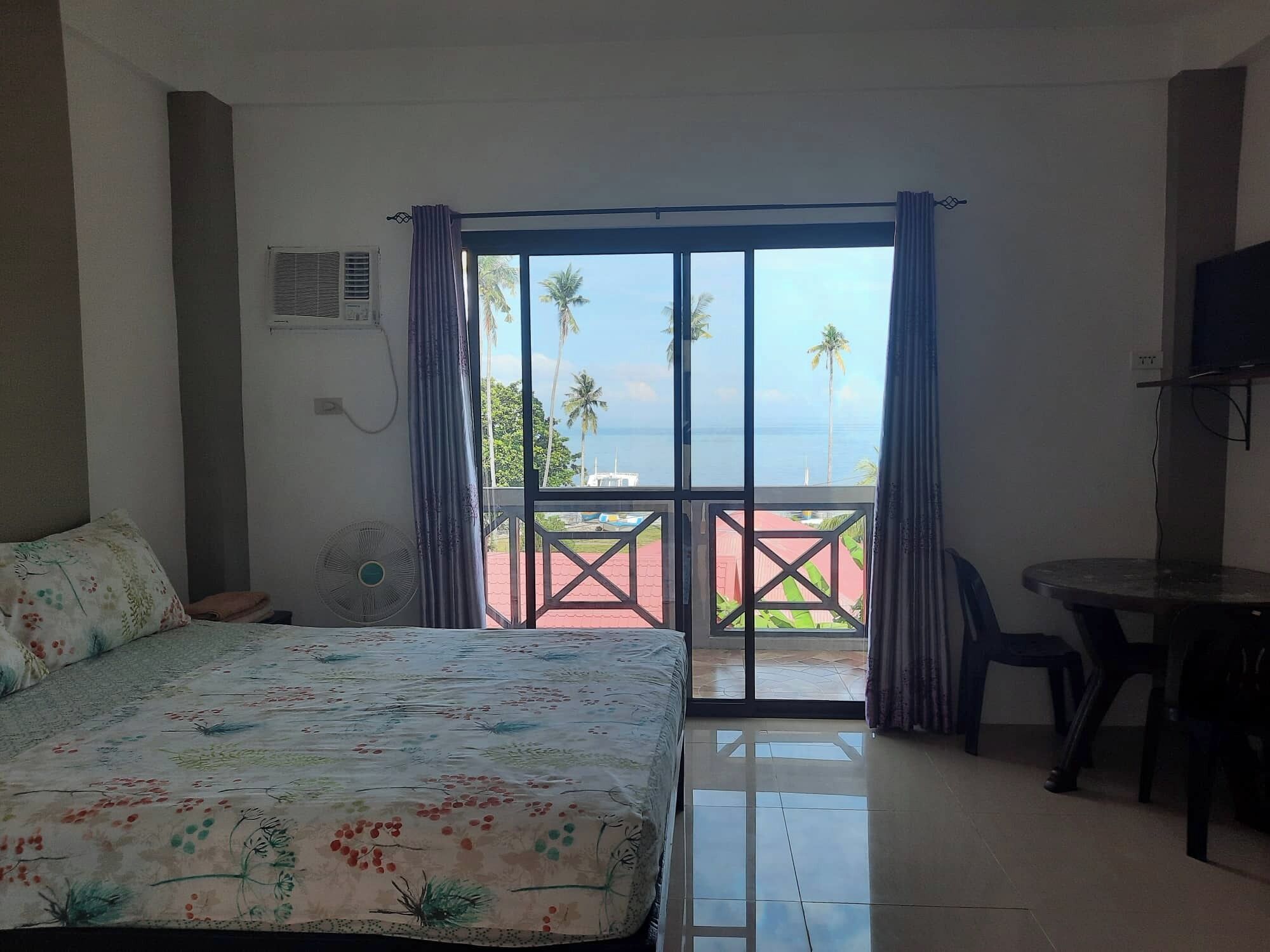 Kahden hengen huone, parveke, merinäköala