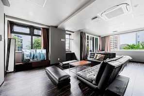 熨斗/熨衣板、免费 WiFi、床单