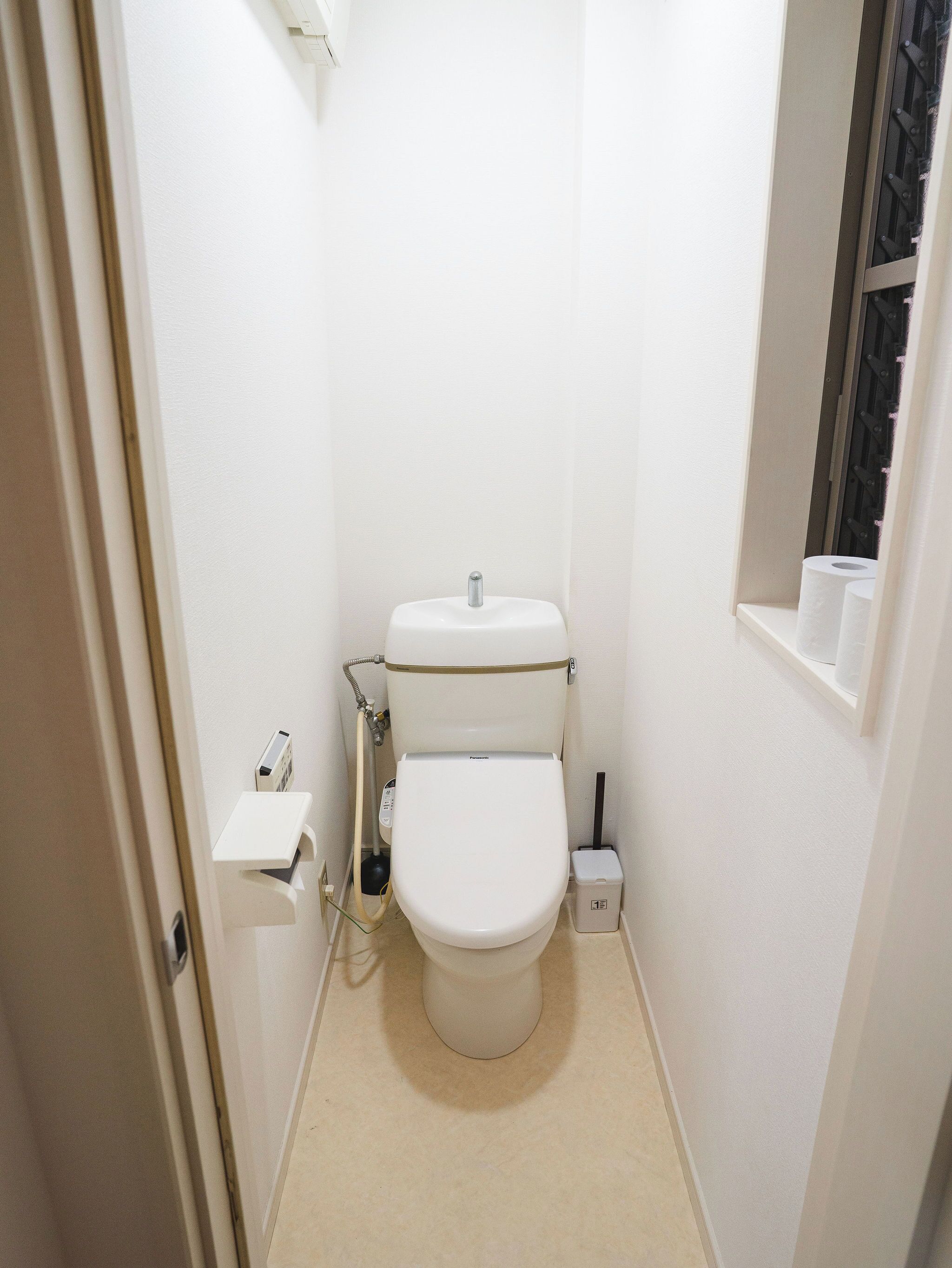 Jetted tub, eco-friendly toiletries, hair dryer, bidet