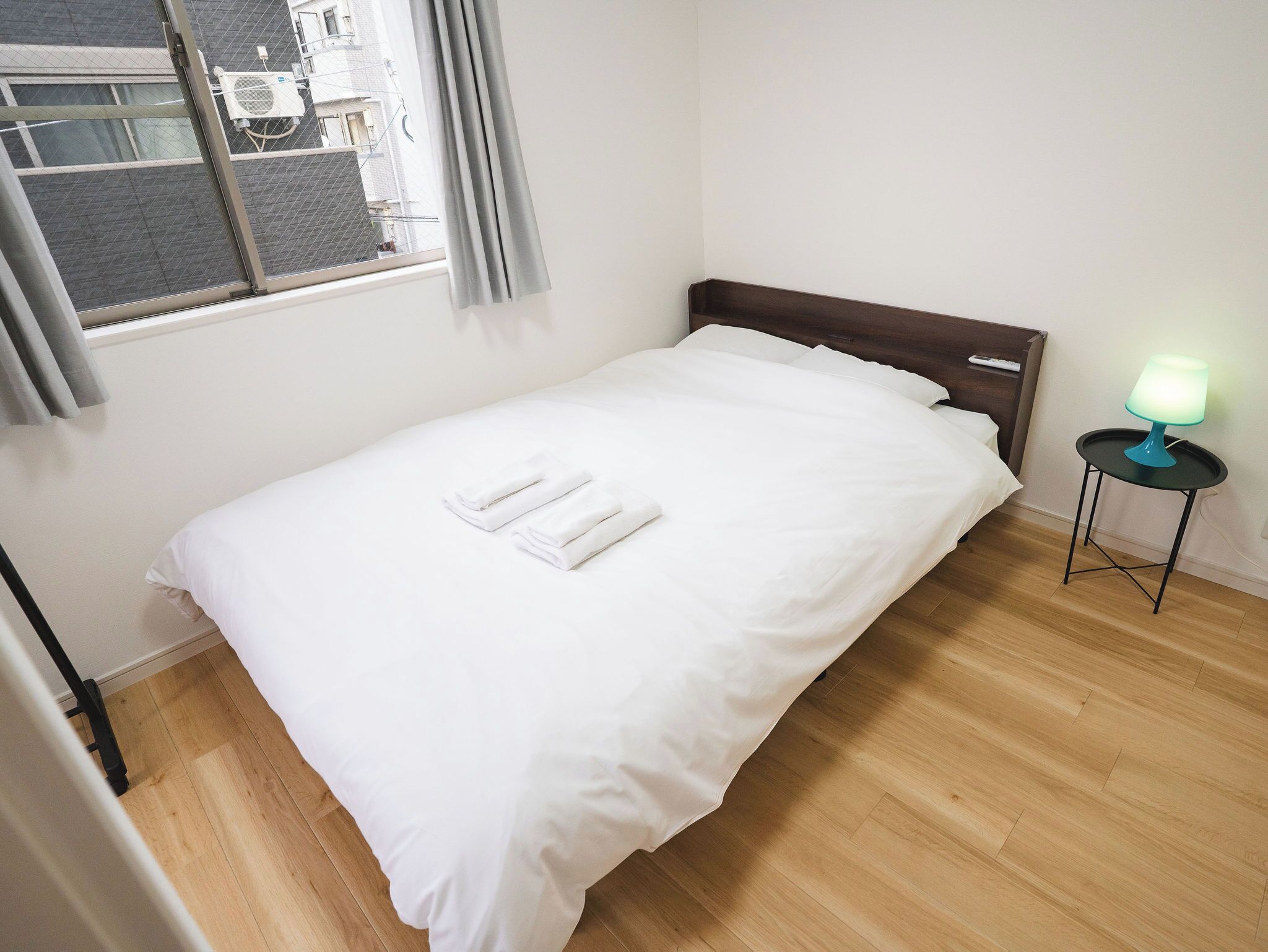4 bedrooms, travel crib, free WiFi, bed sheets