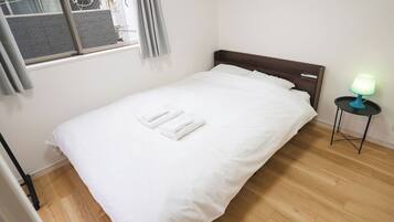 4 bedrooms, travel crib, free WiFi, bed sheets