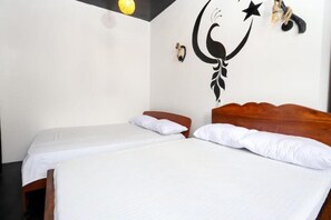 Family Room, Balcony, Mountain View - The Bunker Ella (Ella)