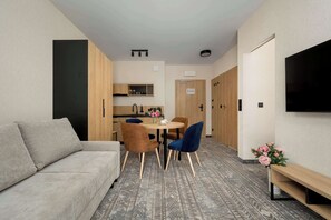 TV, offices - Modern Apartment | Pool | Parking | Balcony (Szklarska Poręba)