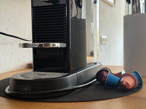 Kaffee und/oder Kaffeemaschine