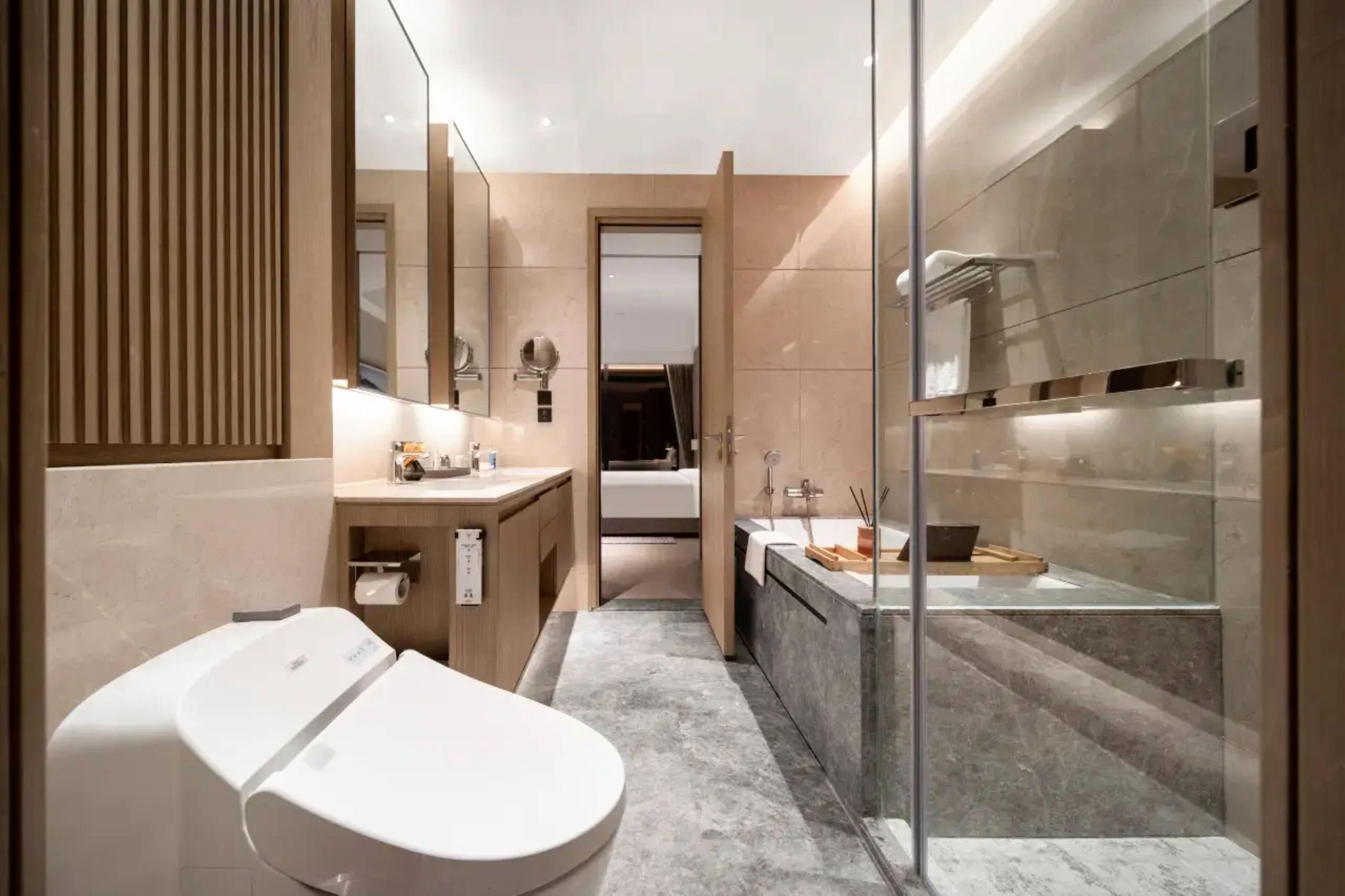 Luxury Suite | Bathroom