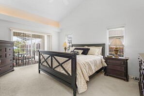 3 bedrooms, iron/ironing board, travel cot, free WiFi - Villa Twin Palms 3BR 2BA Waterfront Heated Pool Gulf Access Private Dock (Cape Coral)